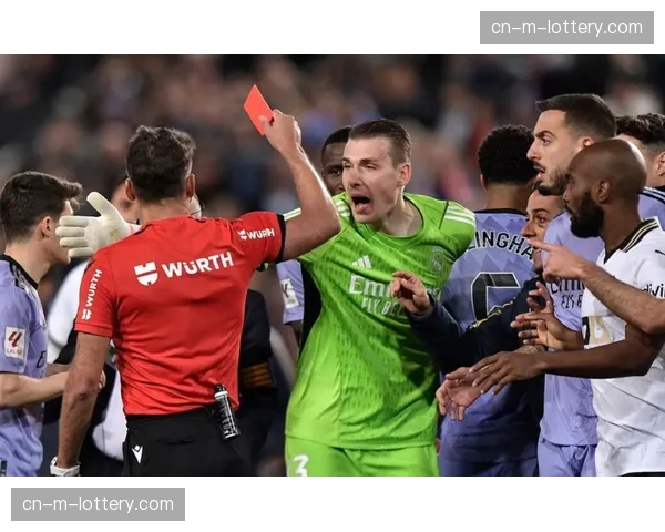 聚焦维尼修斯：从争议中成长的皇马新领袖